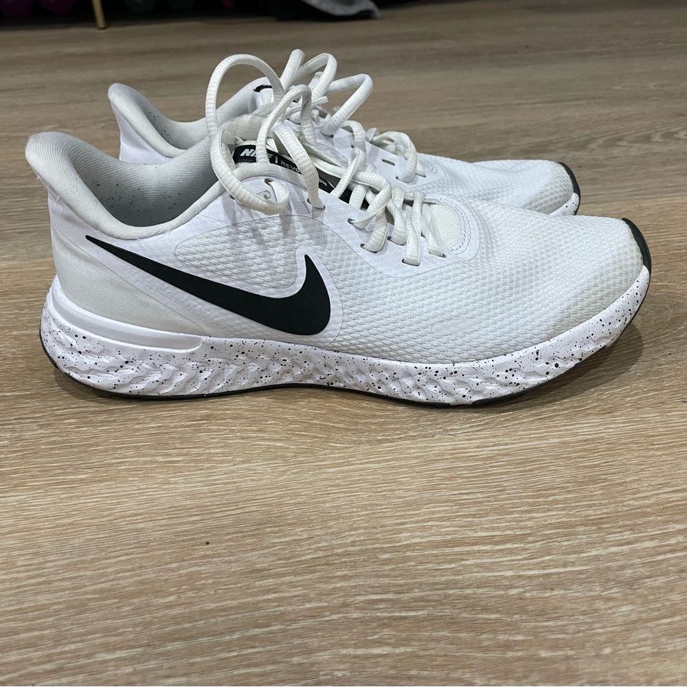 Nike Revolution 5 Womens